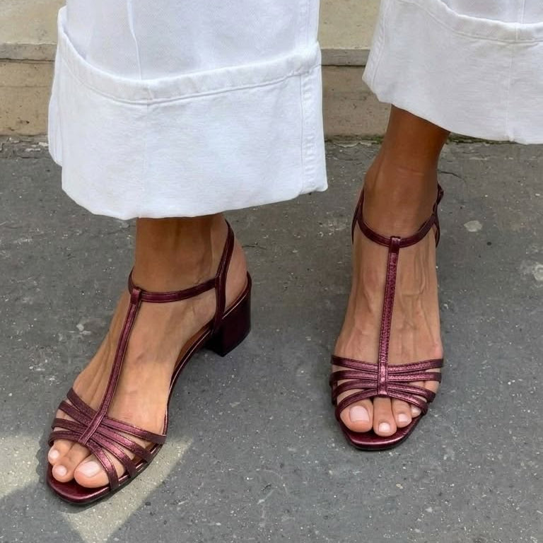 SANDALELE MARA – ELEGANȚĂ COTIDIANĂ